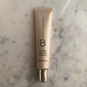Beautycounter Tint Skin in Linen.